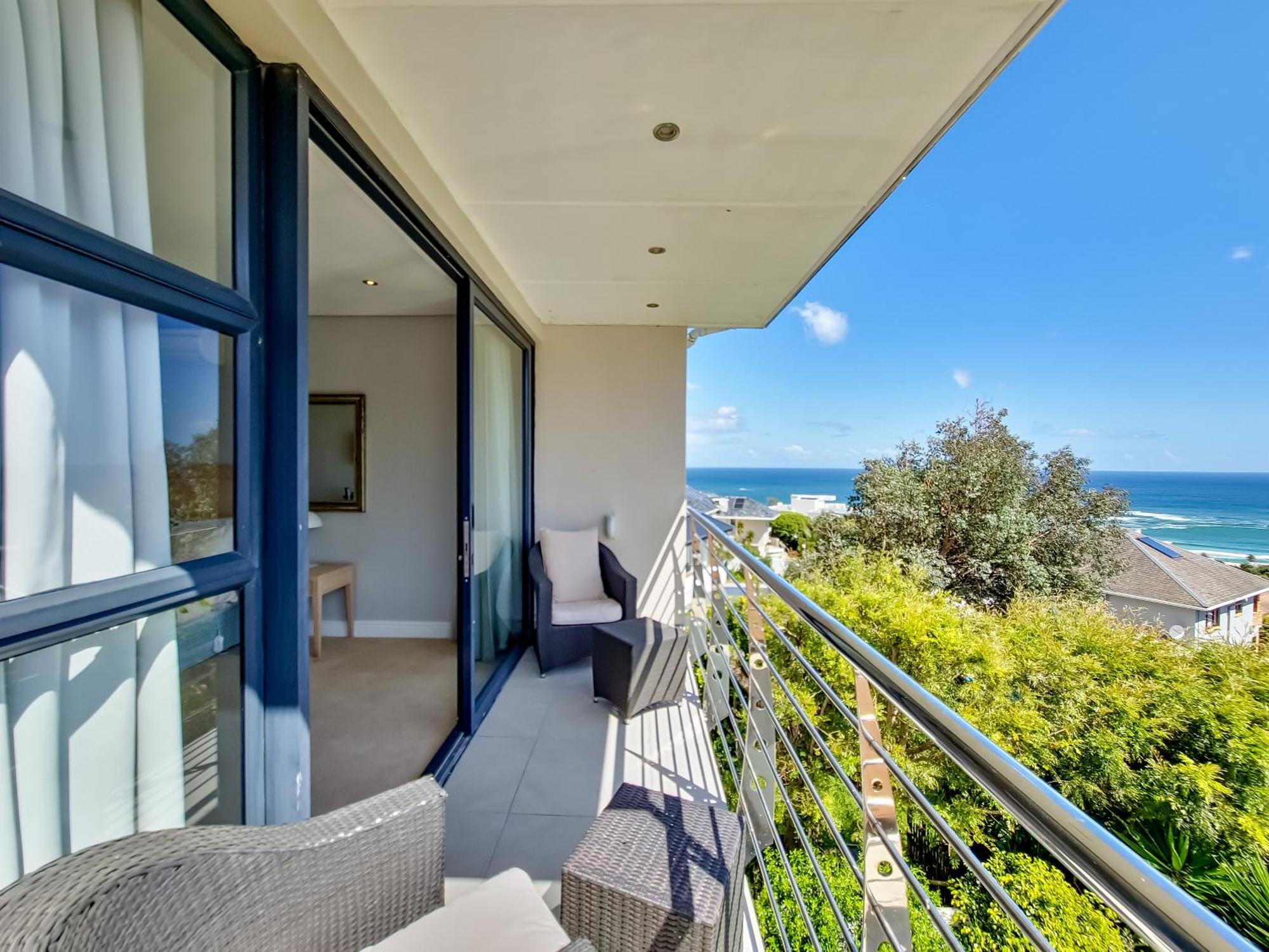 Blue Emerald Villa