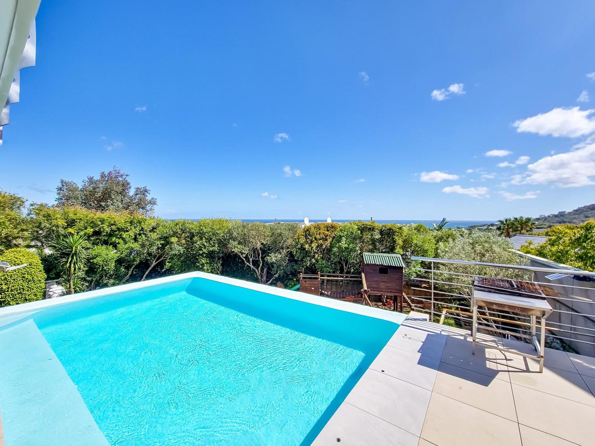 Blue Emerald Villa *
