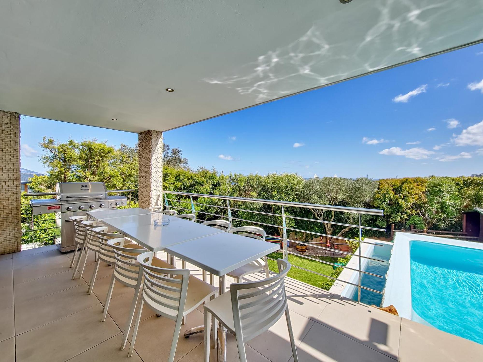 Villa Blue Emerald Villa