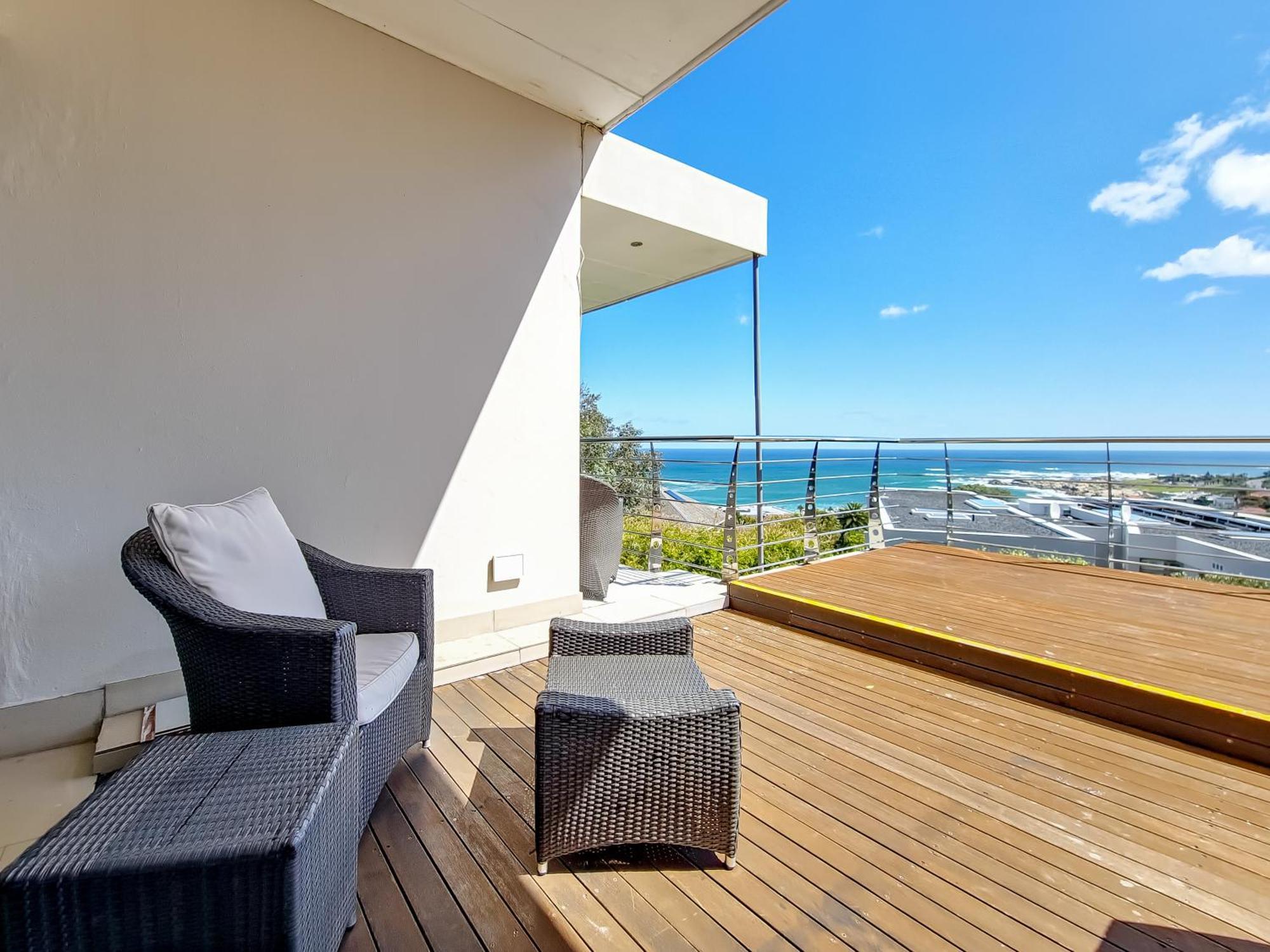 Blue Emerald Villa